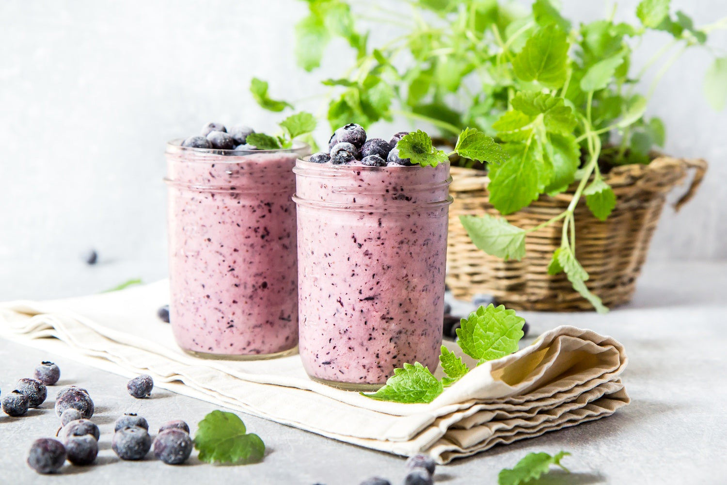 Chcesz schudnąć? Pij koktajle! Oto zalety picia zdrowych koktajli każdego dnia